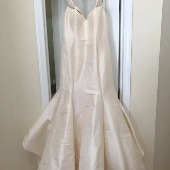 MacDuggal wedding/evening gown - Picture 8 of 9